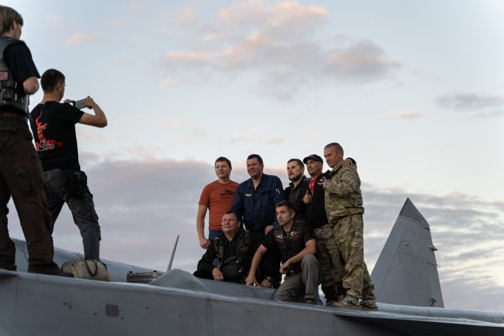 Любите, девушки, отважных летчиков: сотрудники тверского медиахолдинга посетили авиационный учебный центр