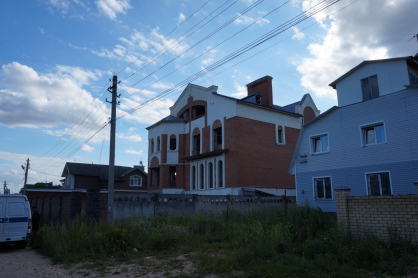 В Твери с крыши заброшки упал 11-летний мальчик В Твери с крыши заброшки упал 11-летний мальчик
