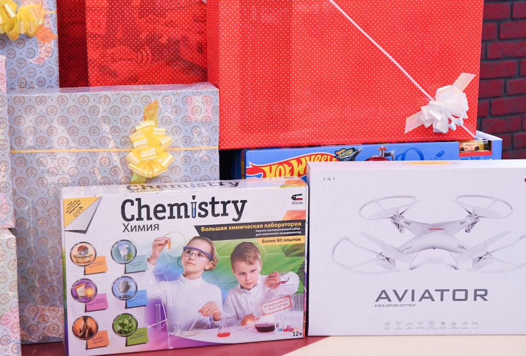 Детским организациям Тверской области вручили подарки к началу учебного года