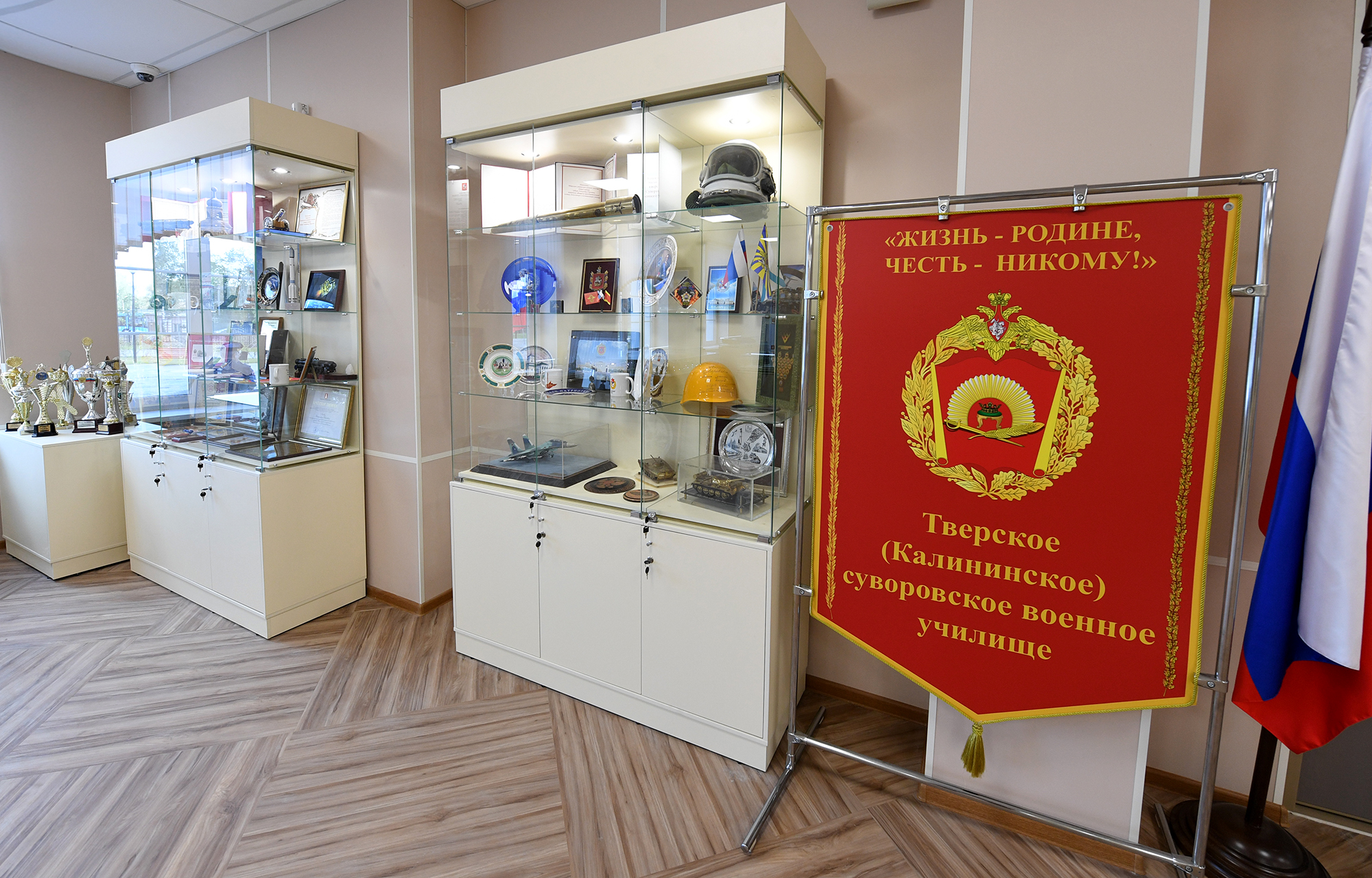 Игорь Руденя и заместитель Министра обороны РФ Тимур Иванов проинспектировали готовность нового комплекса суворовского училища