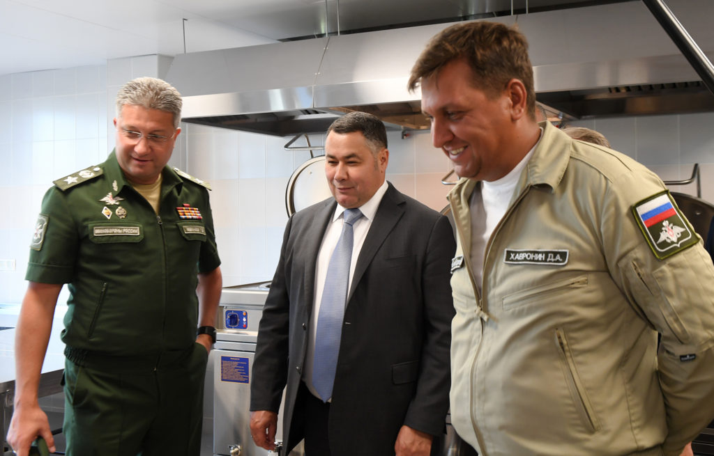 Игорь Руденя и заместитель Министра обороны РФ Тимур Иванов проинспектировали готовность нового комплекса суворовского училища Игорь Руденя и заместитель Министра обороны РФ Тимур Иванов проинспектировали готовность нового комплекса суворовского училища