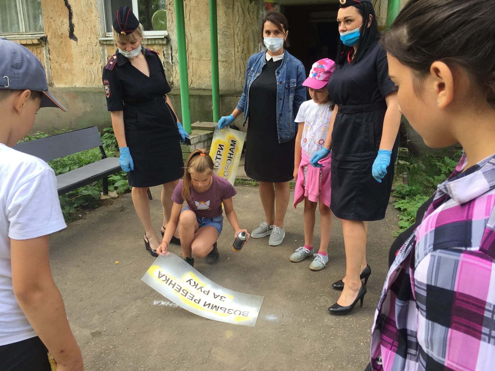 Сотрудники ГИБДД по Тверской области провели акцию "Безопасность на асфальте"