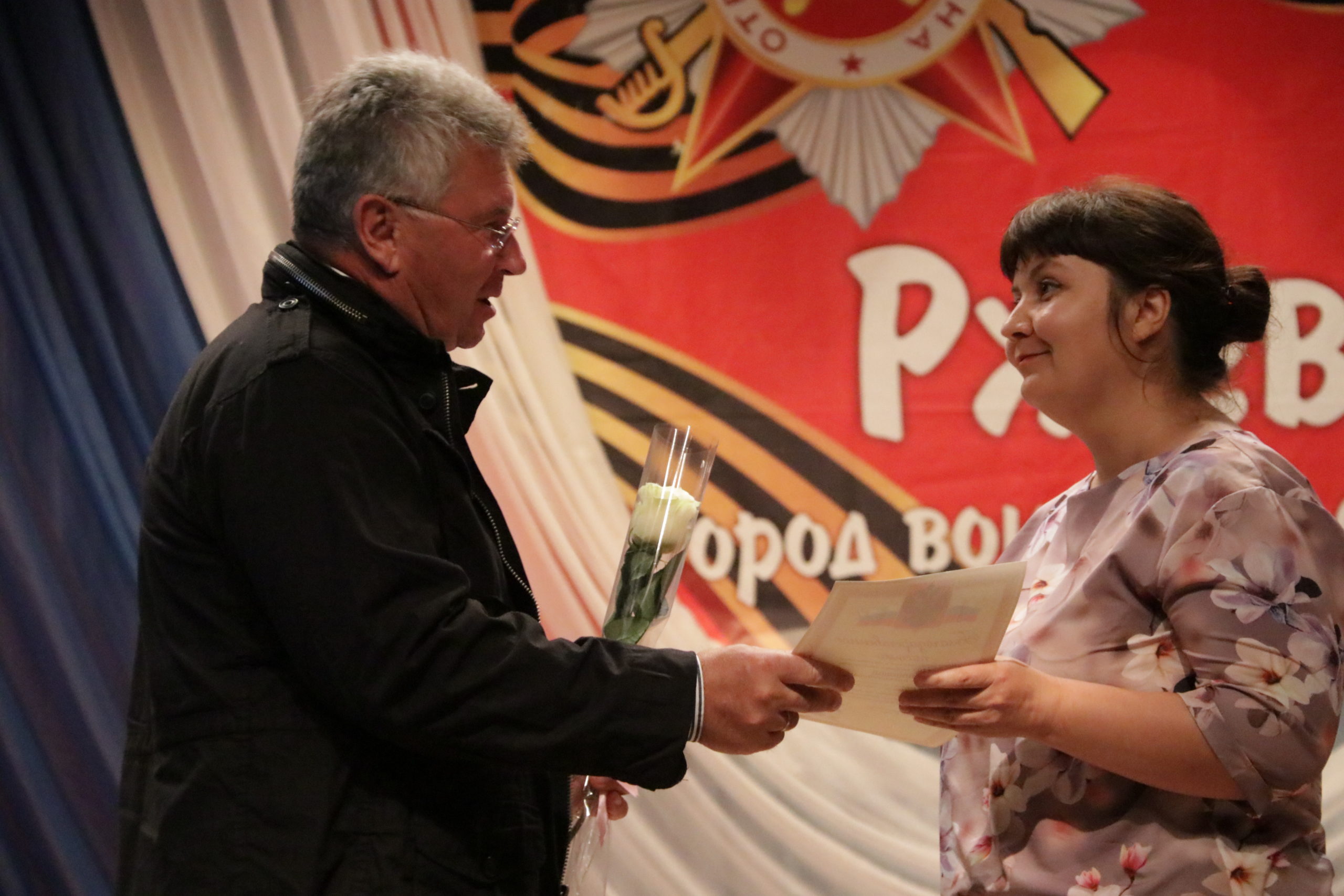 Равнение на Победу: Андрей Белоцерковский вручил дипломы юным ржевским патриотам