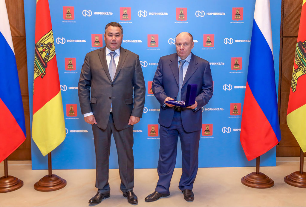 Игорь Руденя наградил Владимира Потанина почетным знаком Тверской области