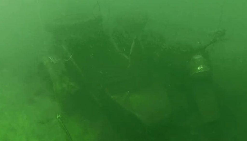 Дайвер из Москвы нашел раритетный мотоцикл на дне тверского озера