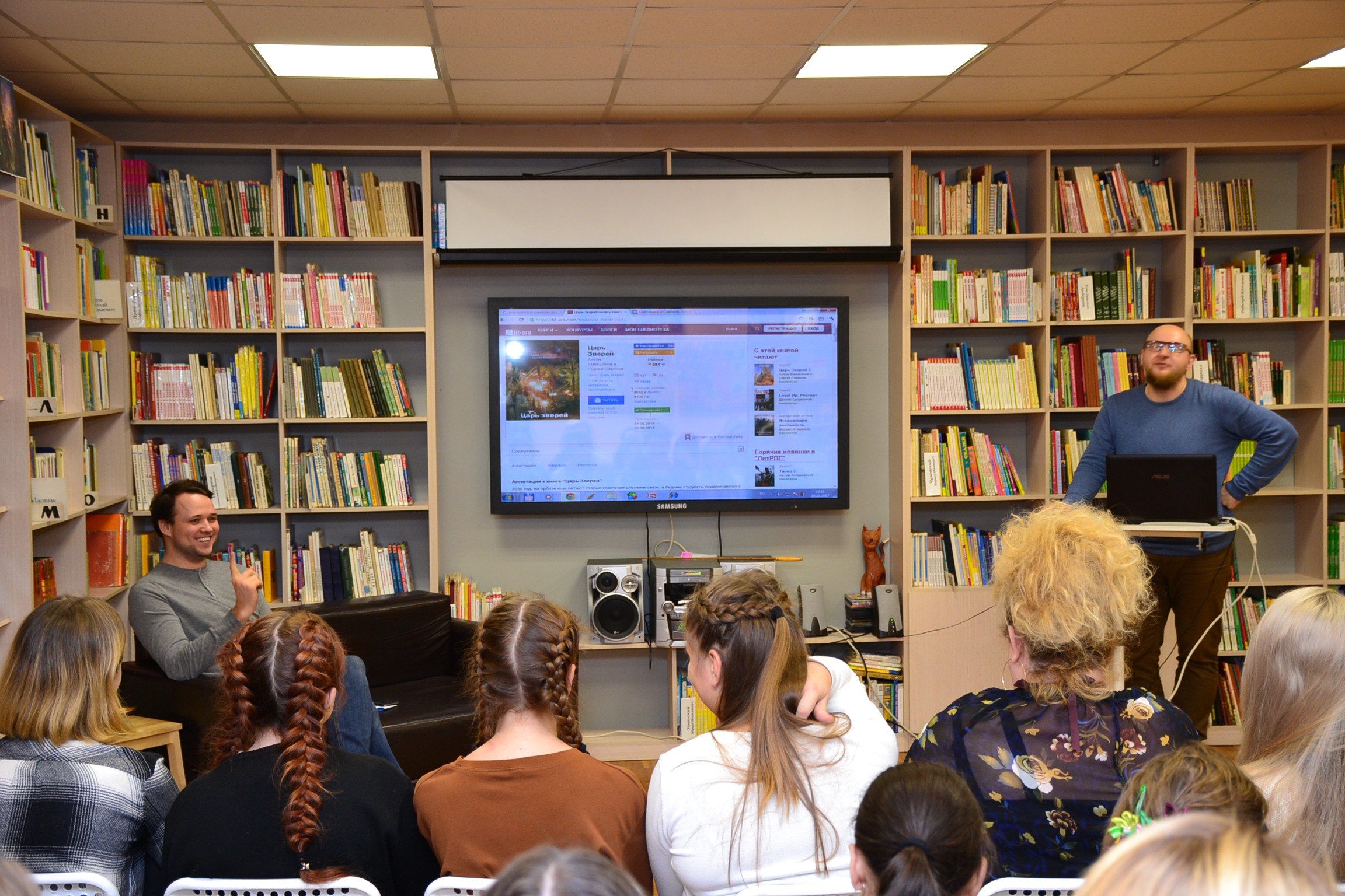 Реальная фантастика: как тверские писатели Савинов и Емельянов покорили умы миллионов читателей по всему миру