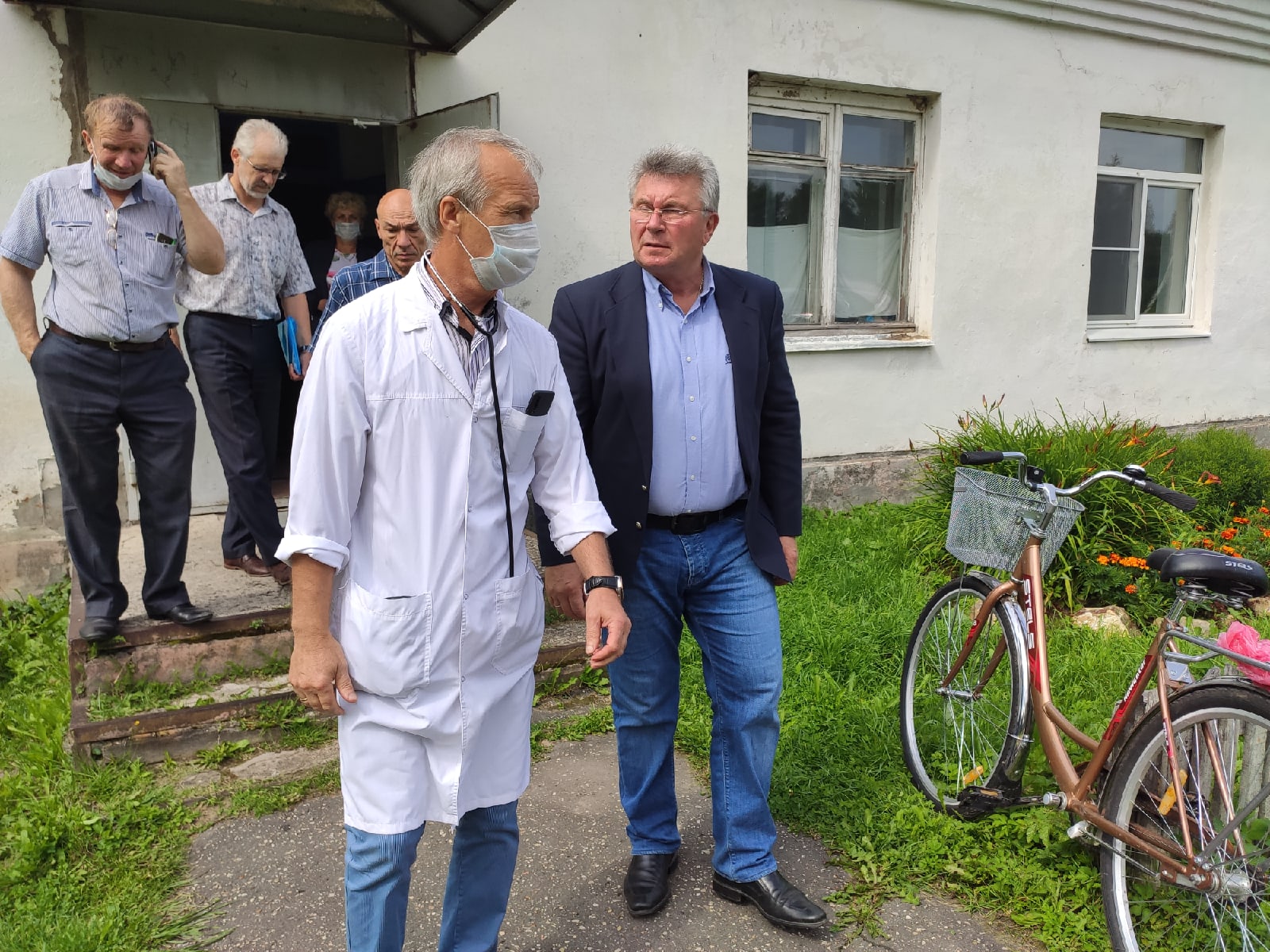 «Не надо бюрократических формальностей»: Андрей Белоцерковский собирает предложения по налаживанию системы здравоохранения в Ржевском районе
