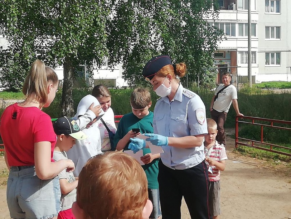 В городе Бологое прошла акция «Умный пешеход» В городе Бологое прошла акция «Умный пешеход»