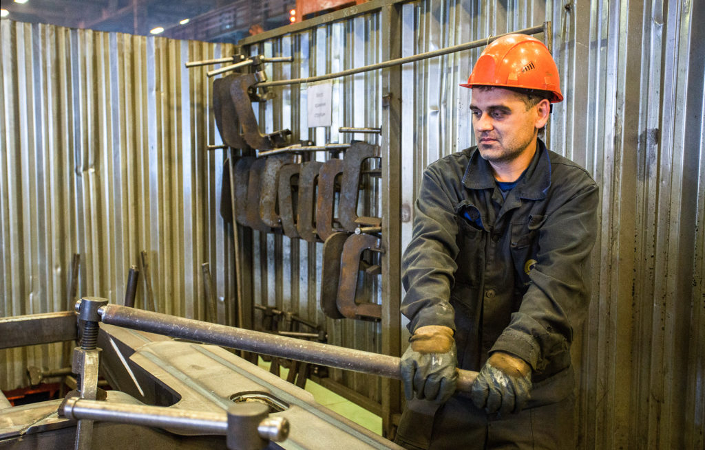 Президент России подписал указ о награждении работника Тверского вагонзавода