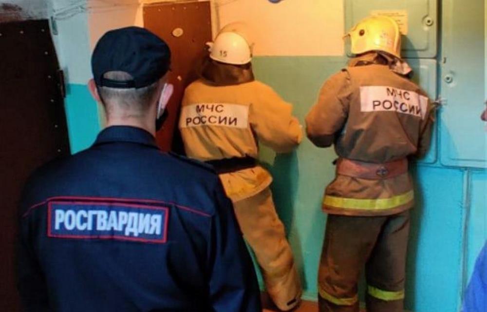 В Тверской области 81-летнюю пенсионерку спасли из квартиры, вскрыв дверь болгаркой В Тверской области 81-летнюю пенсионерку спасли из квартиры, вскрыв дверь болгаркой