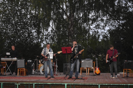 В парковой зоне района в Тверской области прошел большой праздничный концерт