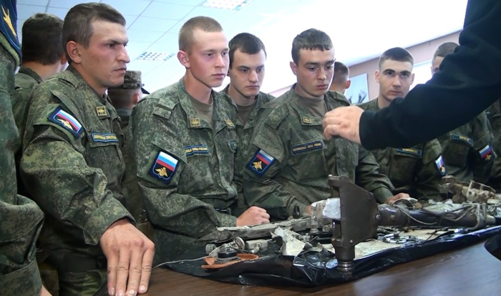 Поисковики Тверской области встретились с летчиками торжокского авиационного центра Поисковики Тверской области встретились с летчиками торжокского авиационного центра