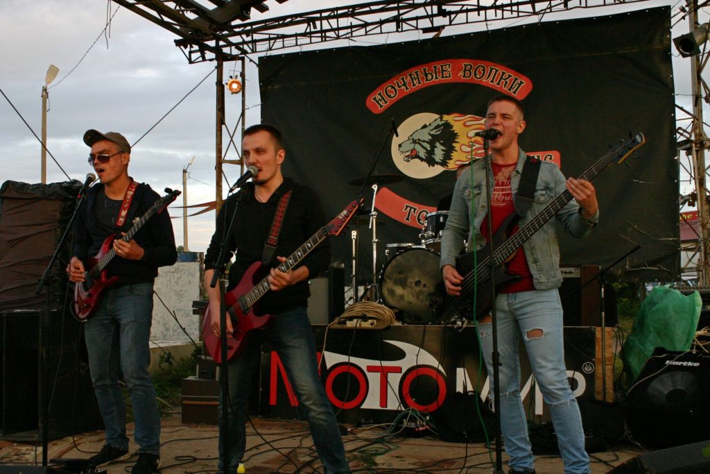 Крутой вираж: Первый этап по мотоджимхане прошел в Тверской области