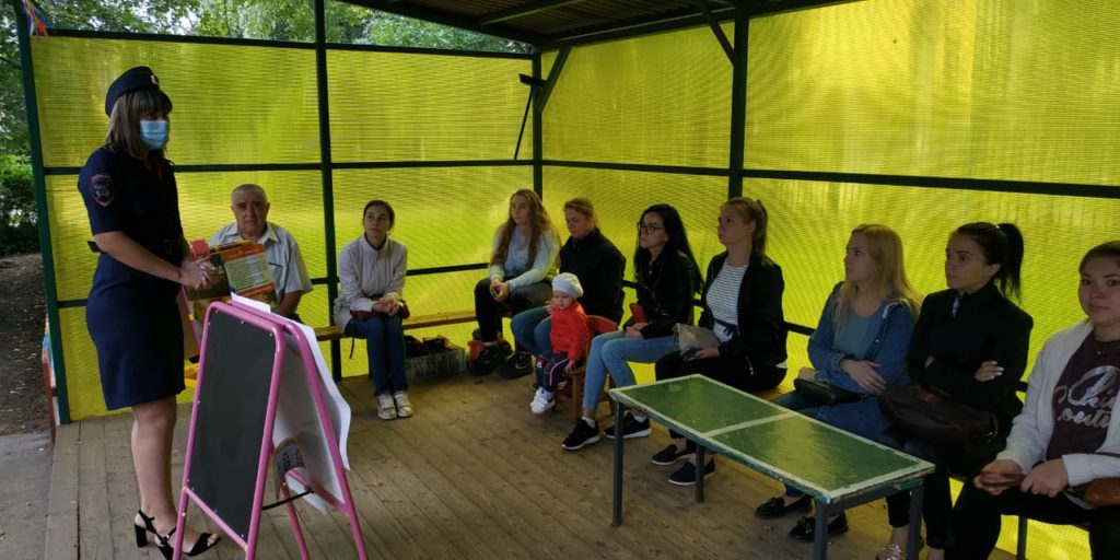 Тверские автоинспекторы приняли участие в родительских собраниях Тверские автоинспекторы приняли участие в родительских собраниях