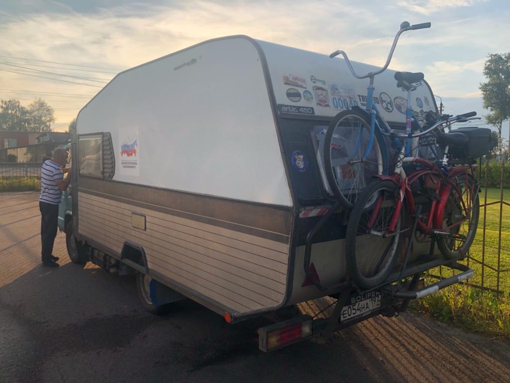 Автопутешественники и караванеры проехали по Тверской области «Государевой дорогой»