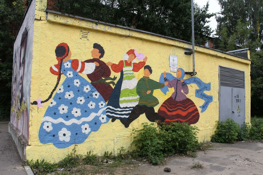 В Твери уличные художники превращают унылые подстанции в арт-объекты