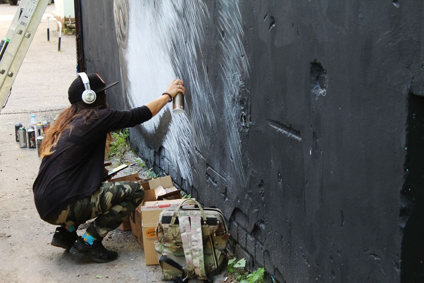 В Твери уличные художники превращают унылые подстанции в арт-объекты