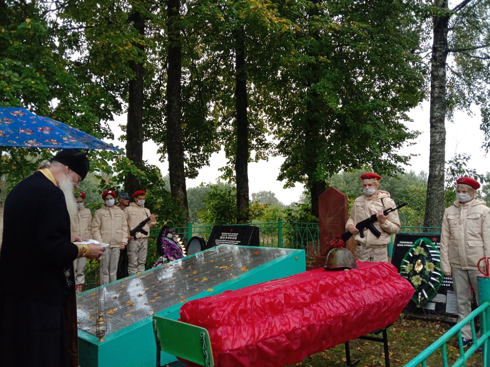 Торжественная церемония перезахоронения останков советских солдат прошла в районе Тверской области
