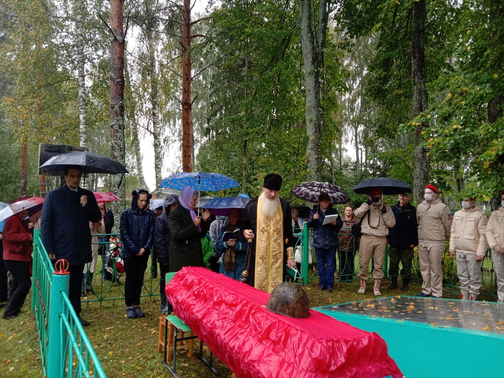 Торжественная церемония перезахоронения останков советских солдат прошла в районе Тверской области Торжественная церемония перезахоронения останков советских солдат прошла в районе Тверской области