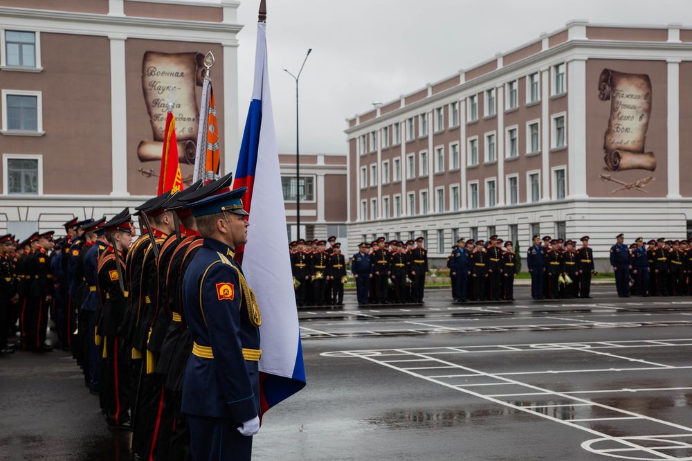 В Твери планируют создать военное училище для девочек В Твери планируют создать военное училище для девочек