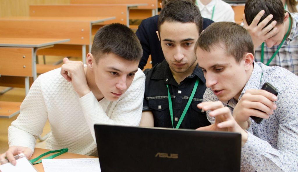 Тверские школьники решают кейсы по урбанистике Тверские школьники решают кейсы по урбанистике