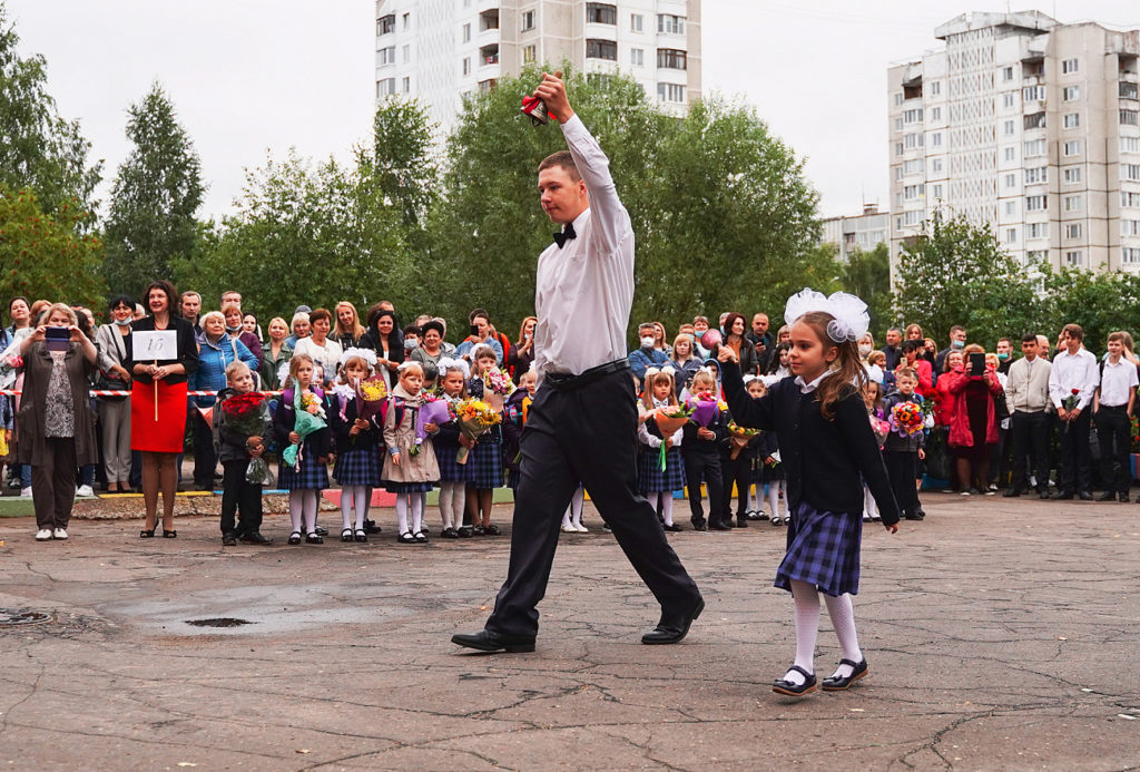 Торжественные линейки в честь Дня знаний прошли в школах Тверской области