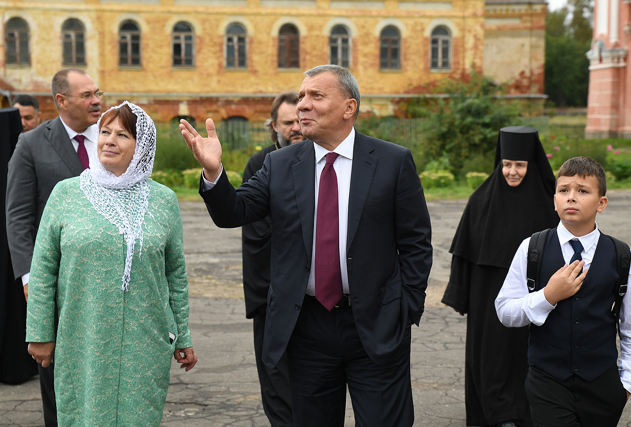 Игорь Руденя и вице-премьер Юрий Борисов посетили Казанский монастырь в Вышнем Волочке