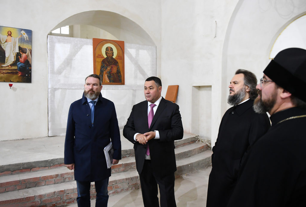 Игорь Руденя и митрополит Тверской и Кашинский Амвросий осмотрели Спасо-Преображенский собор