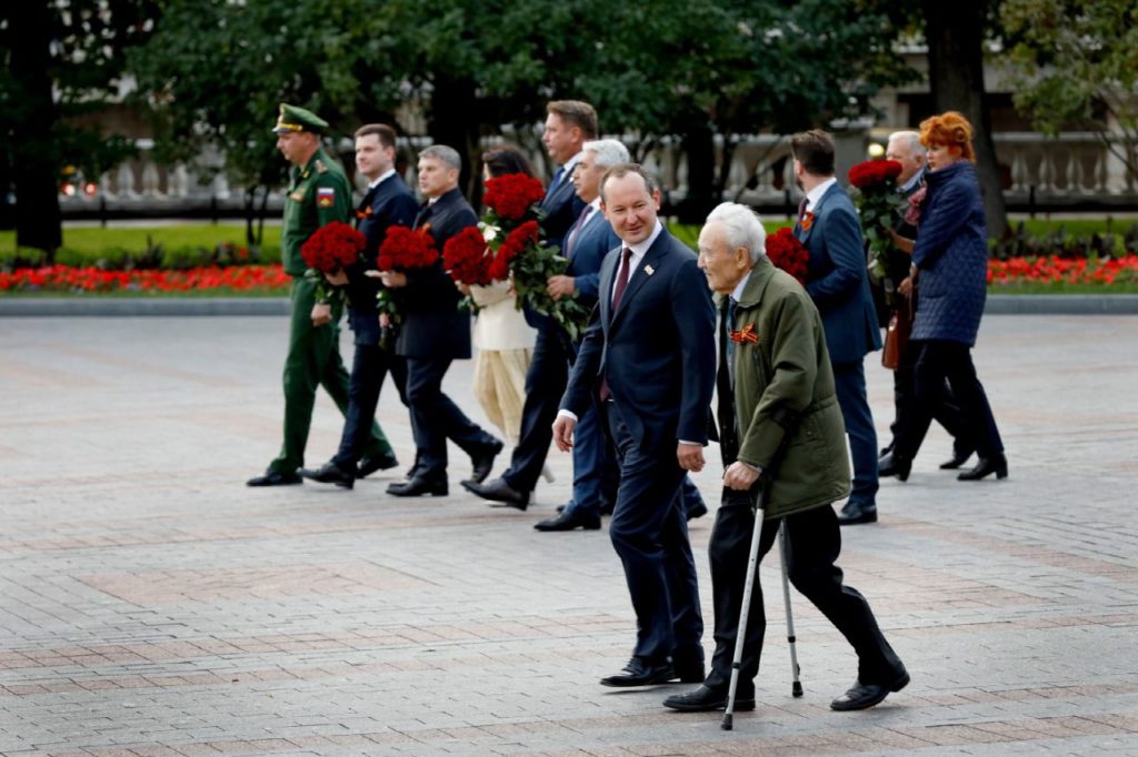 Частица Вечного огня отправилась от стен Кремля на мемориал энергетикам-героям, который откроют в субботу 19 сентября