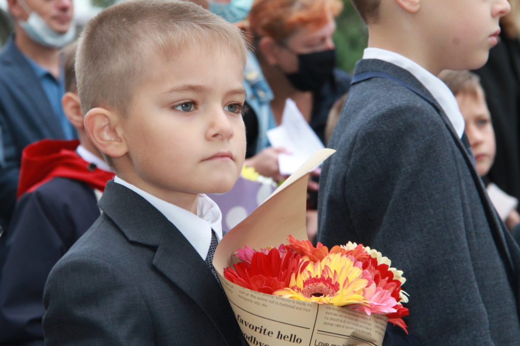 В Нелидовсоком районе впервые сели за парты 278 девочек и мальчиков В Нелидовсоком районе впервые сели за парты 278 девочек и мальчиков