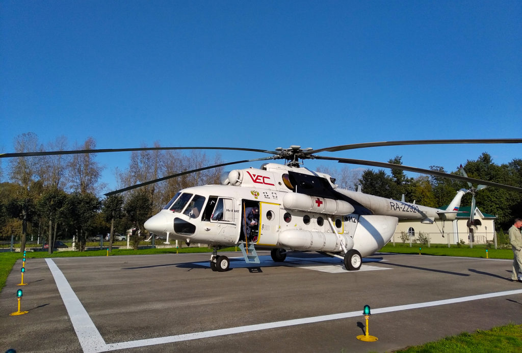 Молодую женщину в тяжелом состоянии доставили на вертолете санавиации в Тверь Молодую женщину в тяжелом состоянии доставили на вертолете санавиации в Тверь
