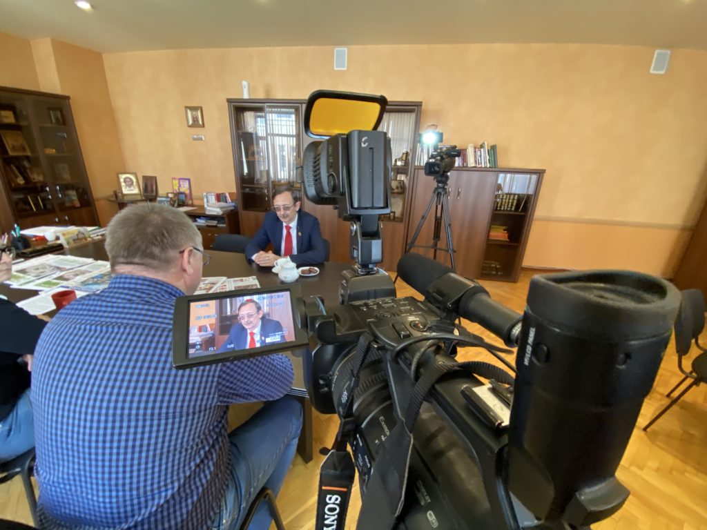 По горячим следам: проект "Вместе" задал главный вопрос Олегу Дубову