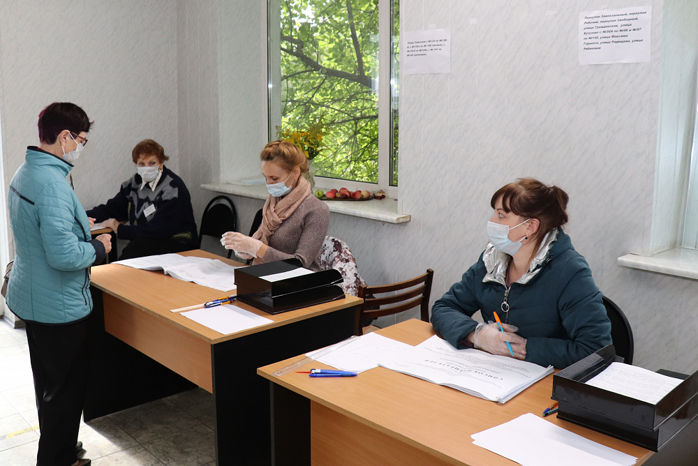 Жители Торопецкого района проявили активность на выборах и поддержали «партию власти» Жители Торопецкого района проявили активность на выборах и поддержали «партию власти»