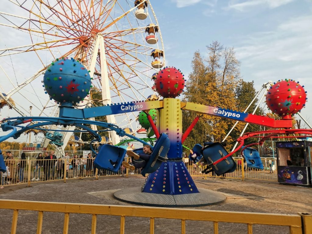 В Горсаду Твери после коронавирусного простоя начали работать новые аттракционы