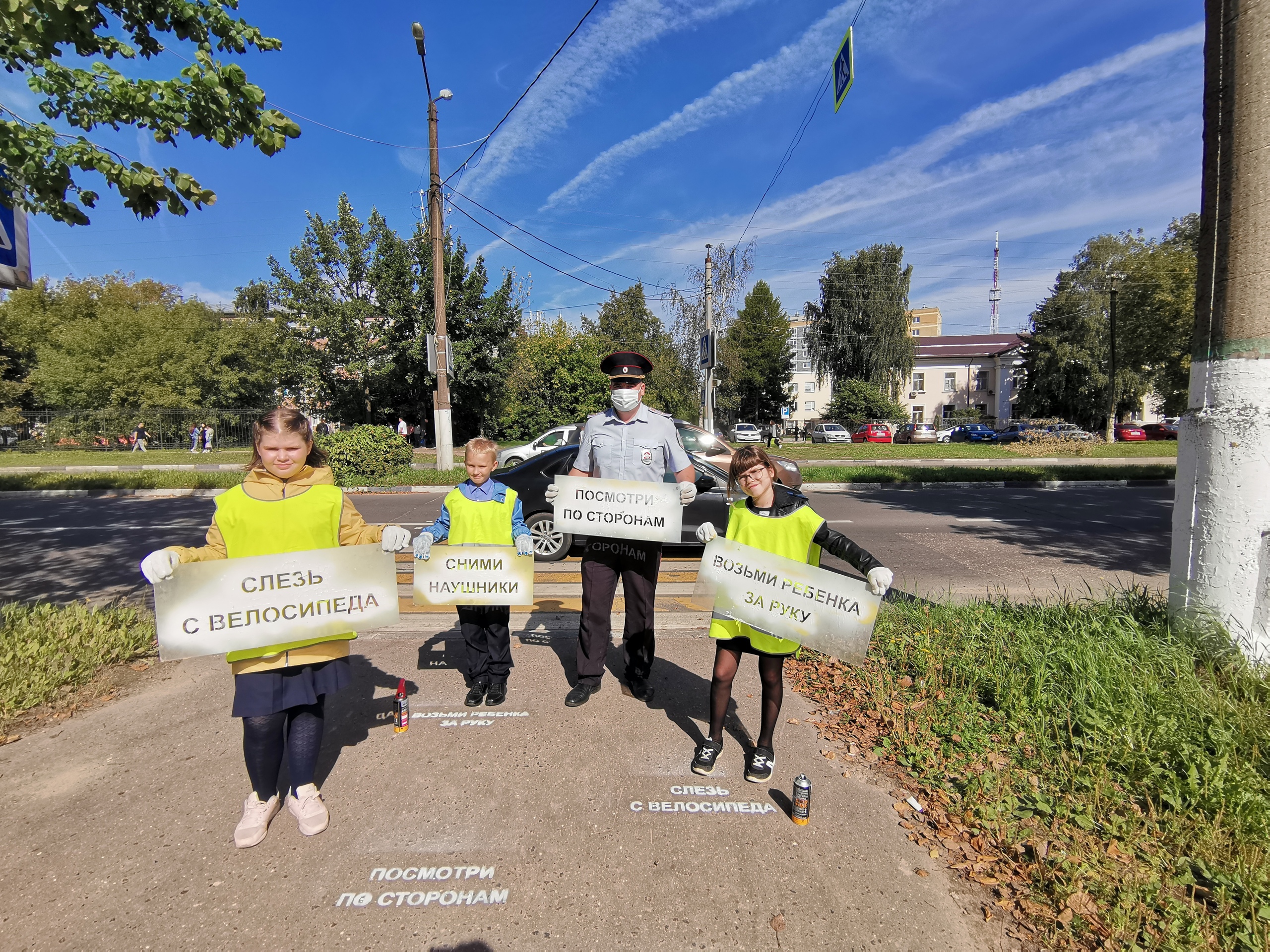 Тверские автоинспекторы провели акцию для детворы