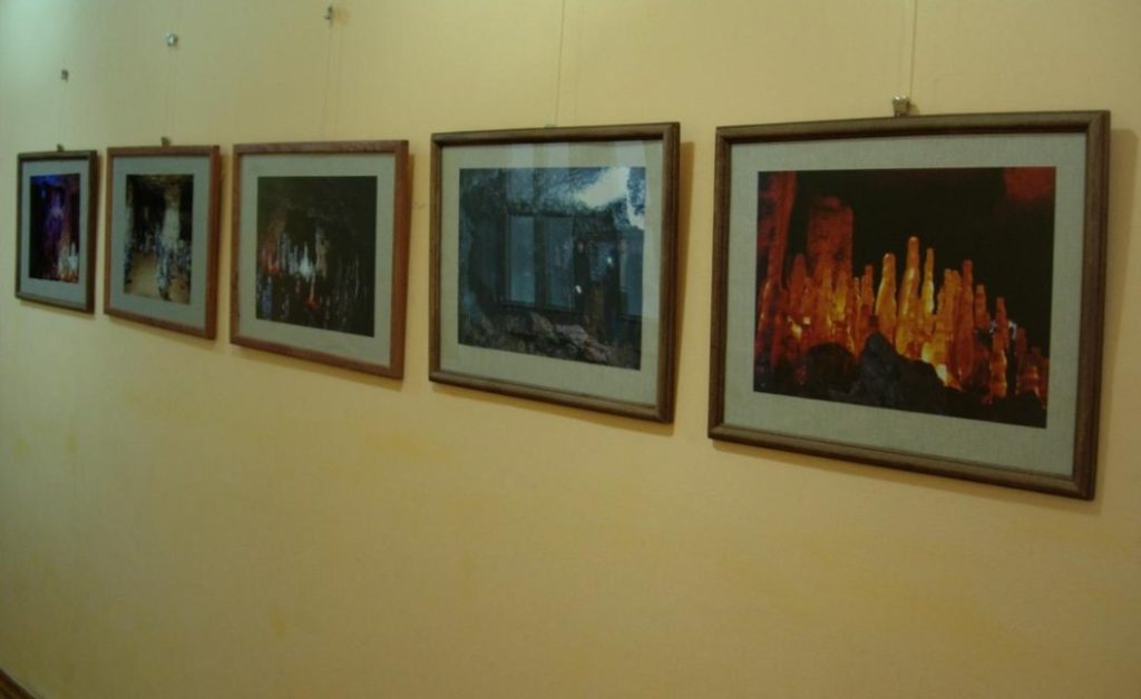 Жители Твери еще могут успеть посетить фотовыставку «Дети подземелья» Жители Твери еще могут успеть посетить фотовыставку «Дети подземелья»