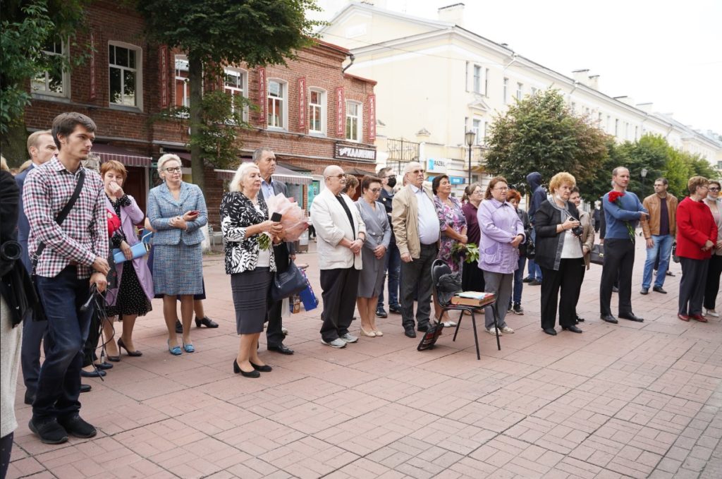 На здании университета в Твери установил памятные доски в честь выдающихся преподавателей