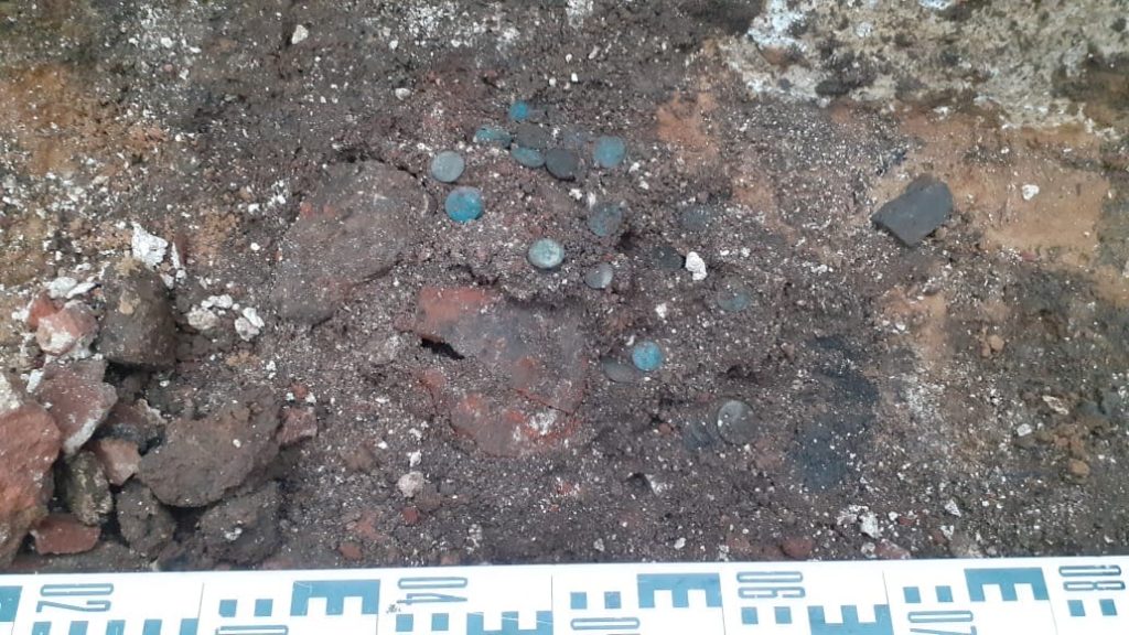 В Твери нашли клад со старинными монетами
