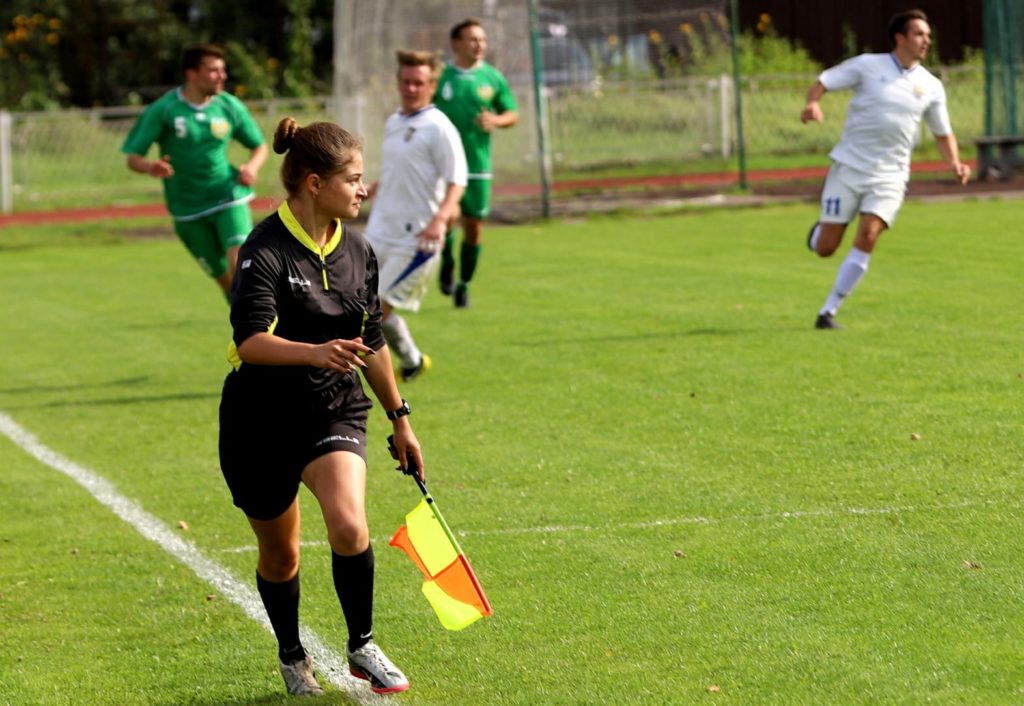 Первенство России по футболу будет судить девушка-арбитр из Твери