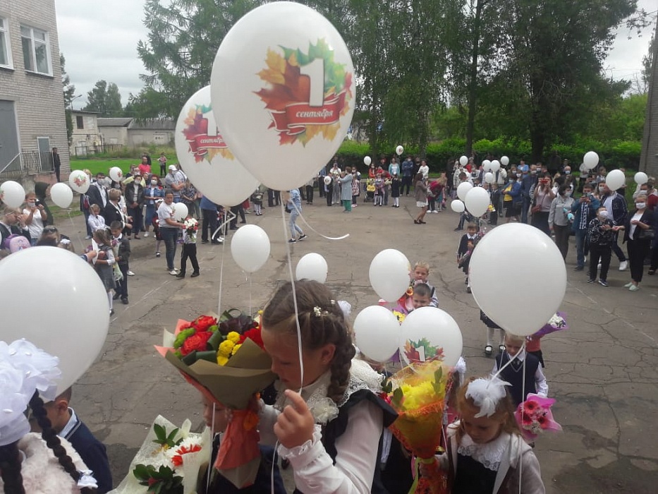 В школах Конаковского района прошли торжественные линейки В школах Конаковского района прошли торжественные линейки