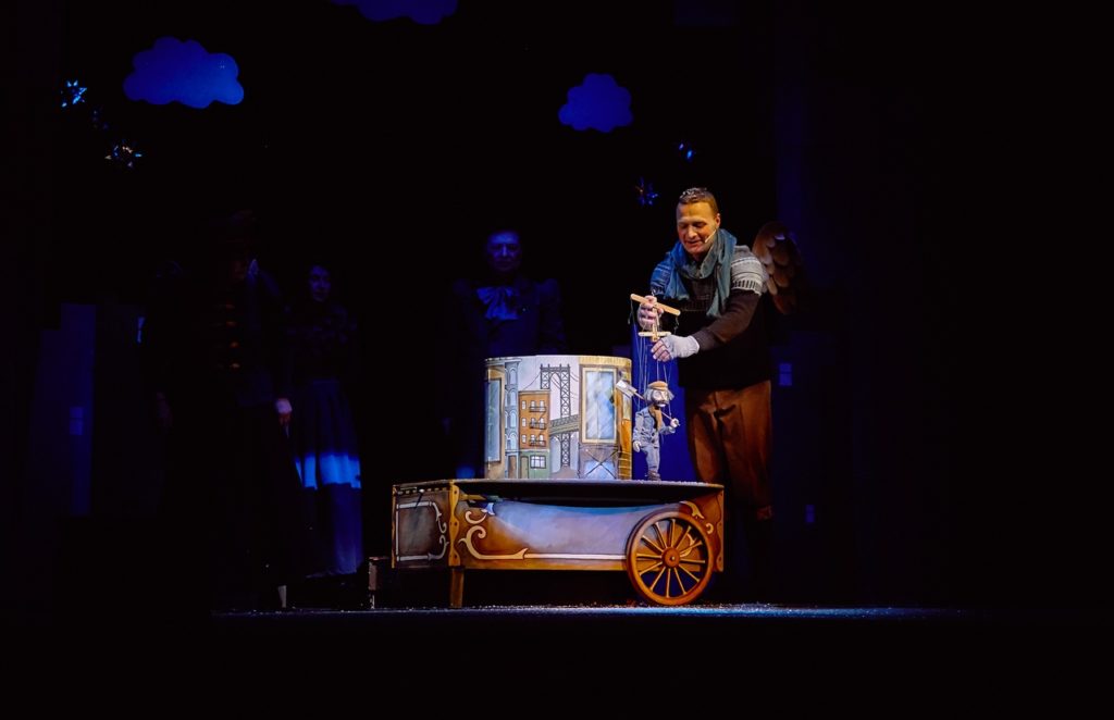 Актёр Тверского театра кукол участвует в Международном онлайн-фестивале Актёр Тверского театра кукол участвует в Международном онлайн-фестивале