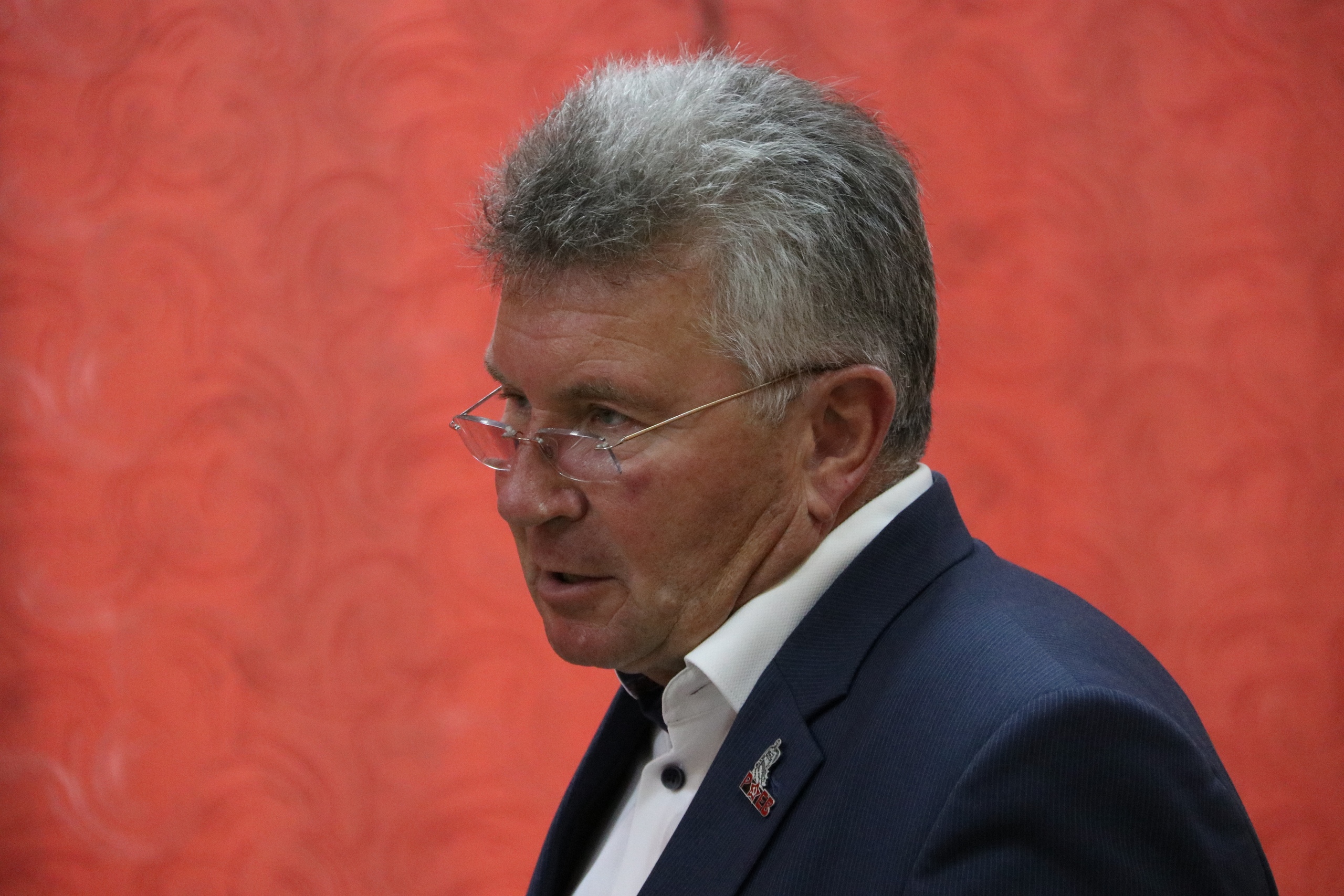 Андрей Белоцерковский на торжественной линейке поздравил ржевских школьников с Днём знаний