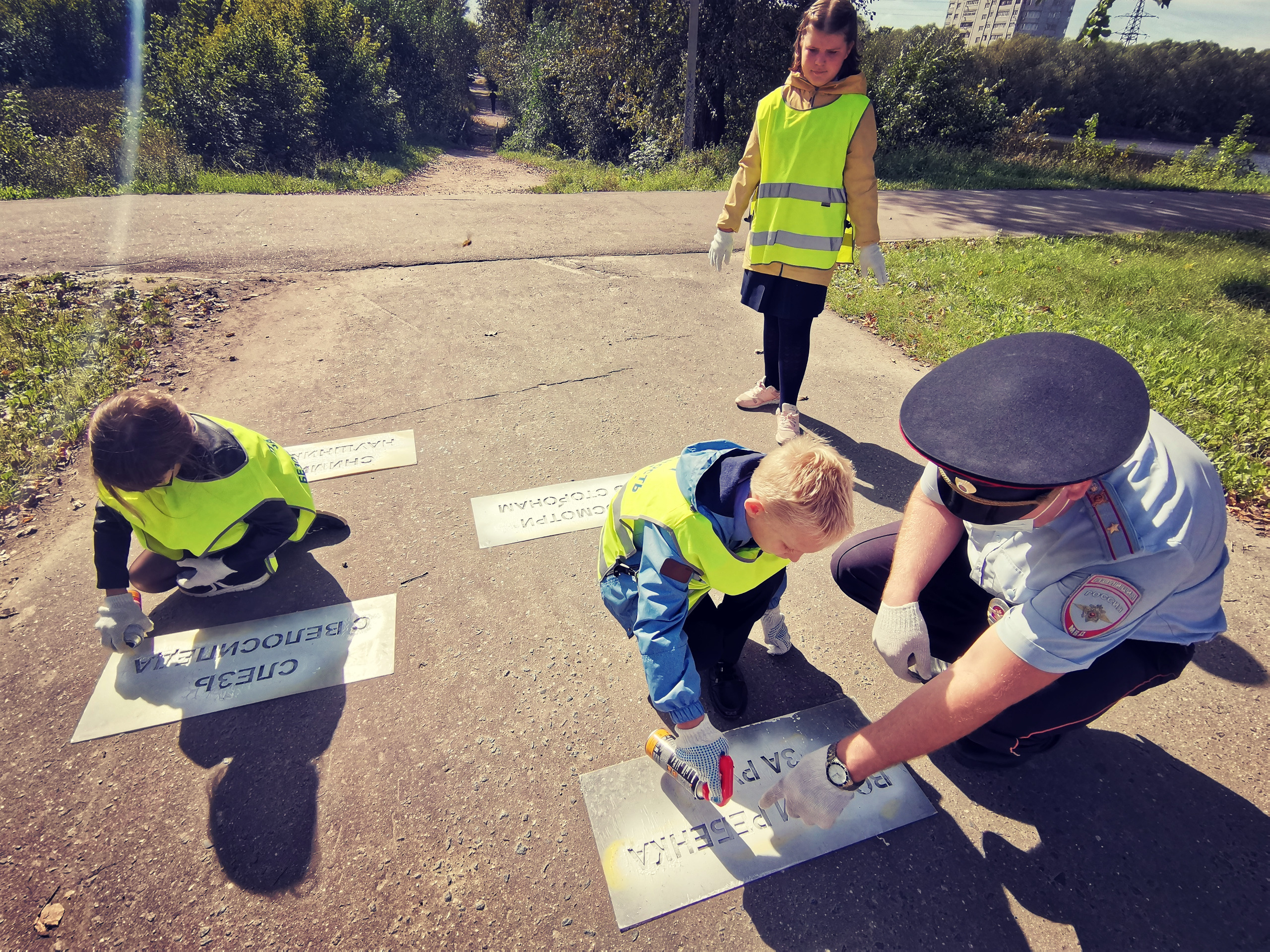 Тверские автоинспекторы провели акцию для детворы