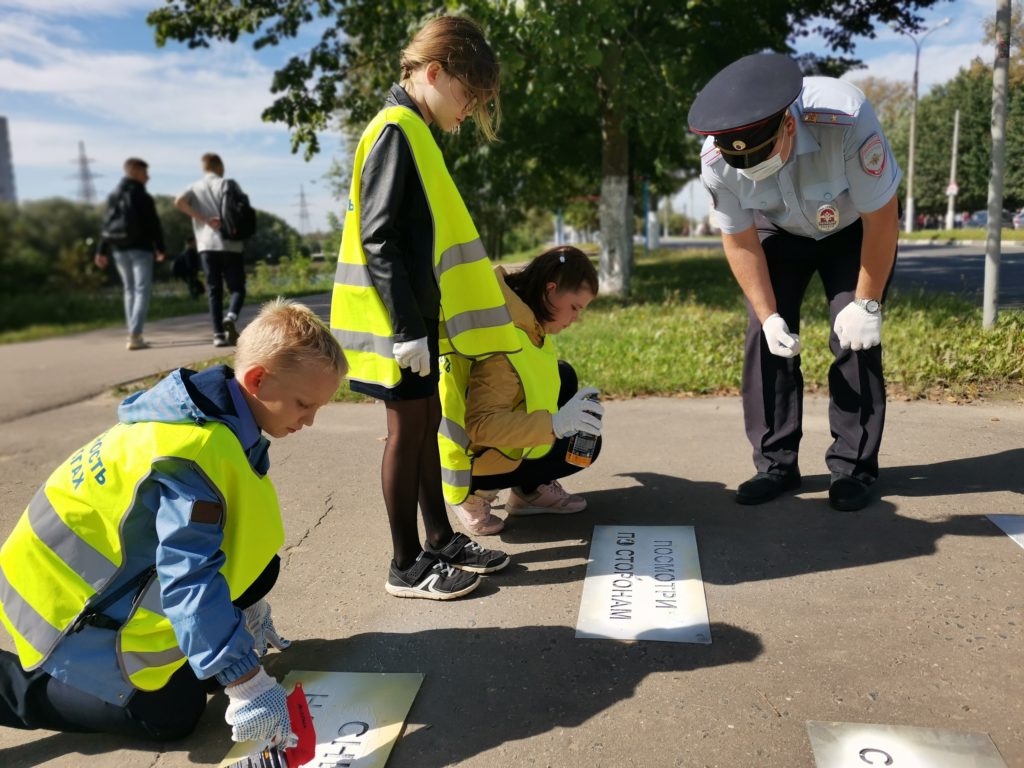 Тверские автоинспекторы провели акцию для детворы