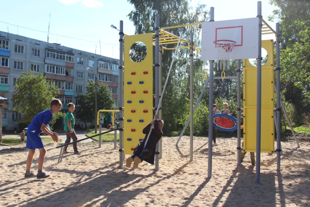 По программе поддержки местных инициатив в Лихославе установили спортивные объекты По программе поддержки местных инициатив в Лихославе установили спортивные объекты