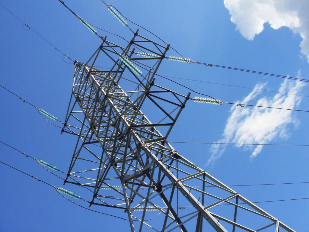 Энергетики Тверьэнерго завершили работы по замене полимерной изоляции на высоковольтных ЛЭП