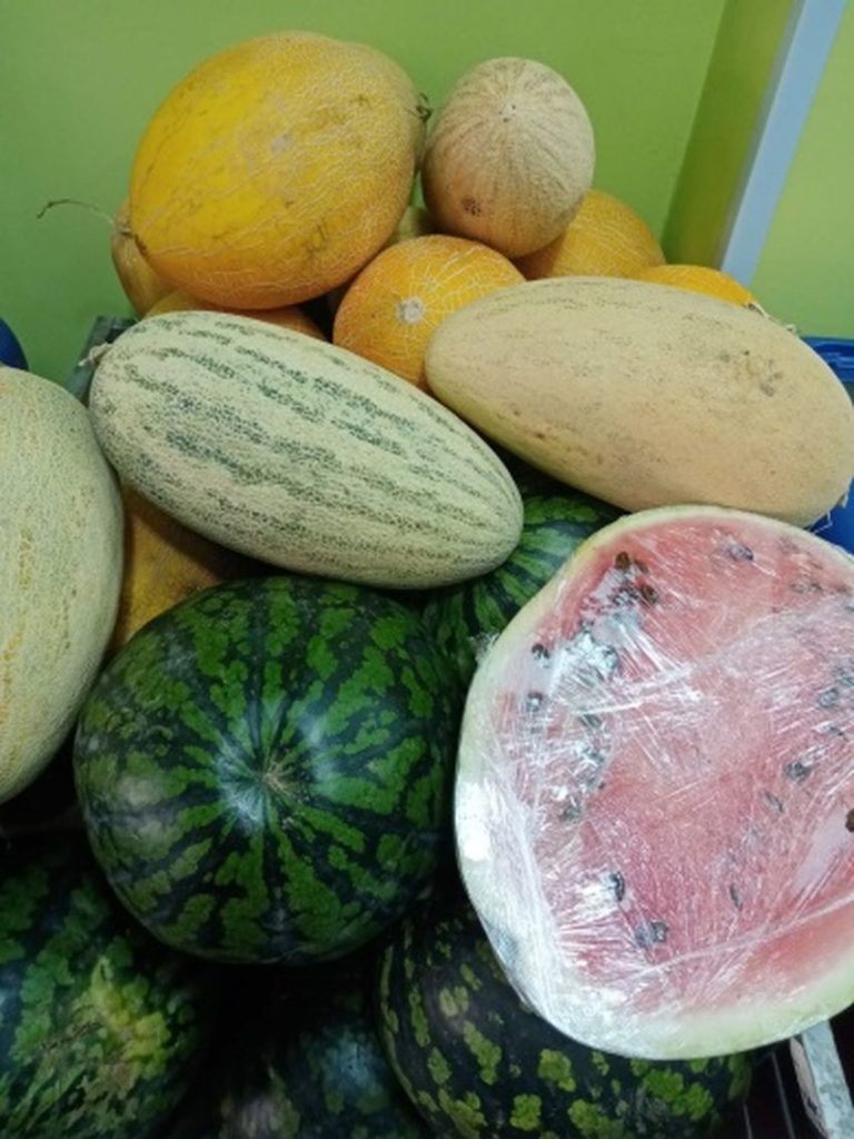 На рынке Твери продавали арбузы и виноград, не прошедшие карантинный контроль