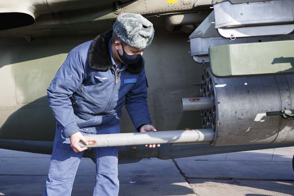 «Ночные охотники» отработали стрельбу по наземным мишеням в Тверской области