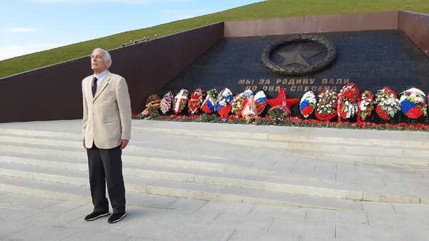 Народный артист СССР Василий Лановой посетил Ржевский мемориал