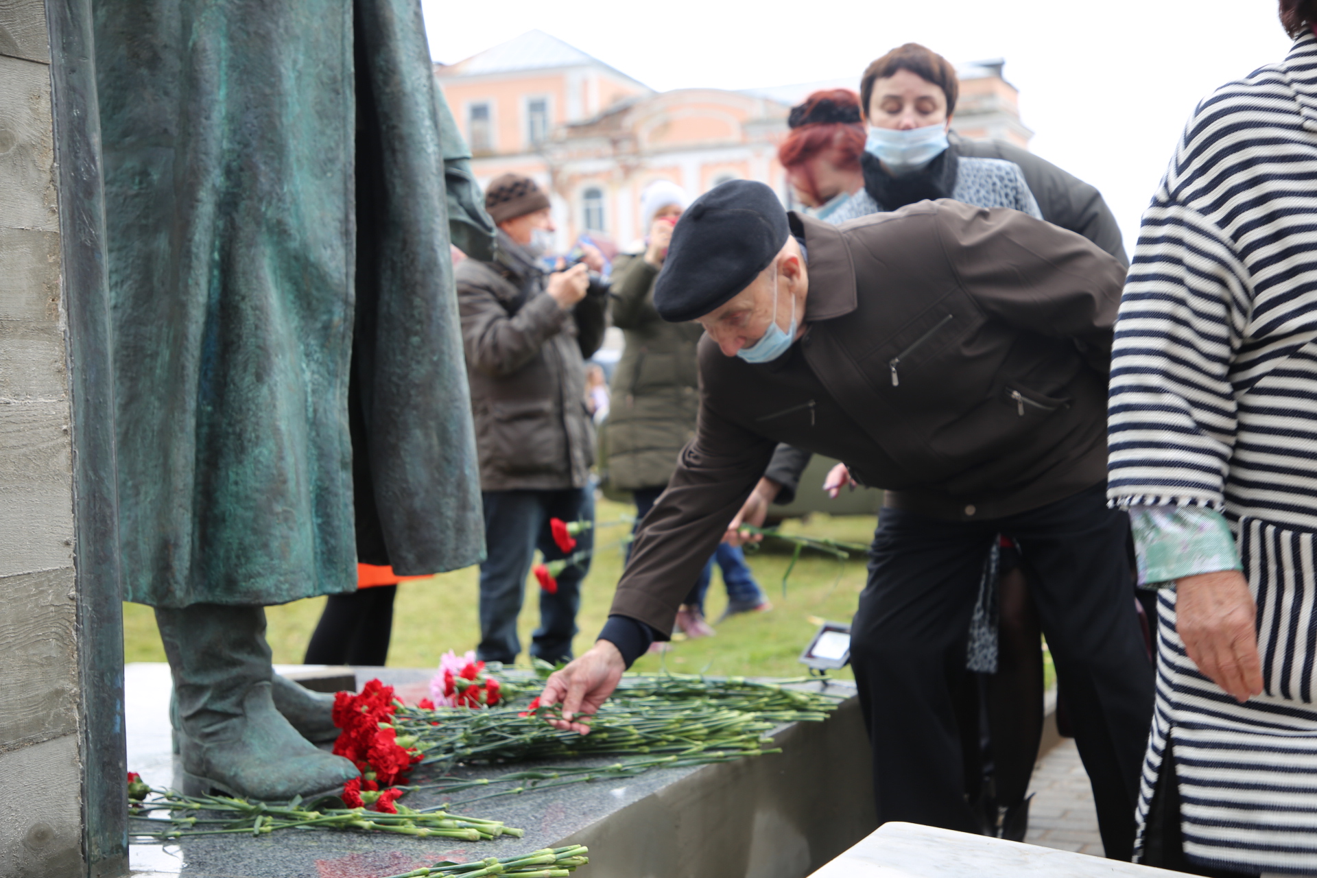 В память о воинах Великой Отечественной войны в Тверской области открыли новый памятник